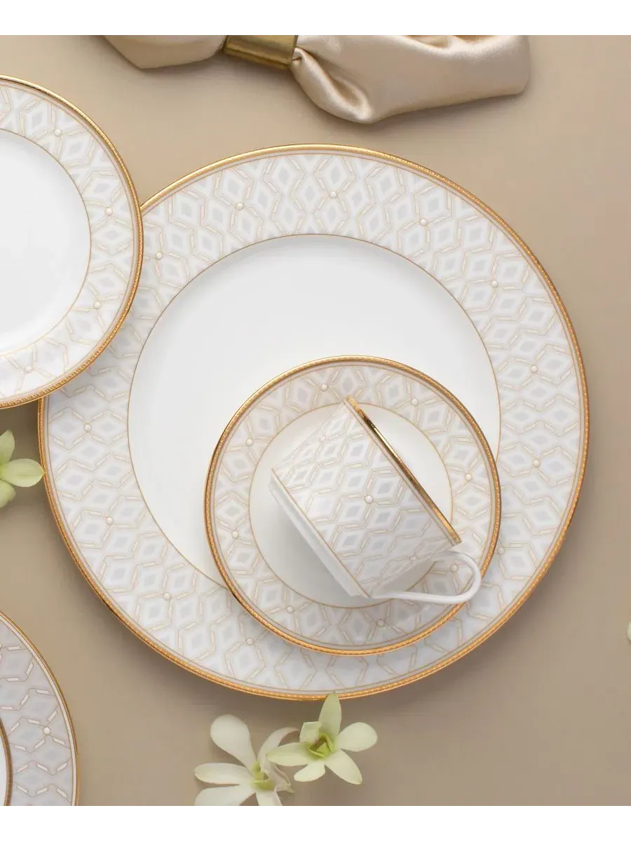 Набор из 4 обеденных тарелок Noble Pearl, диаметр 28 см Noritake — изображение 4 из 12, белый золотистый
