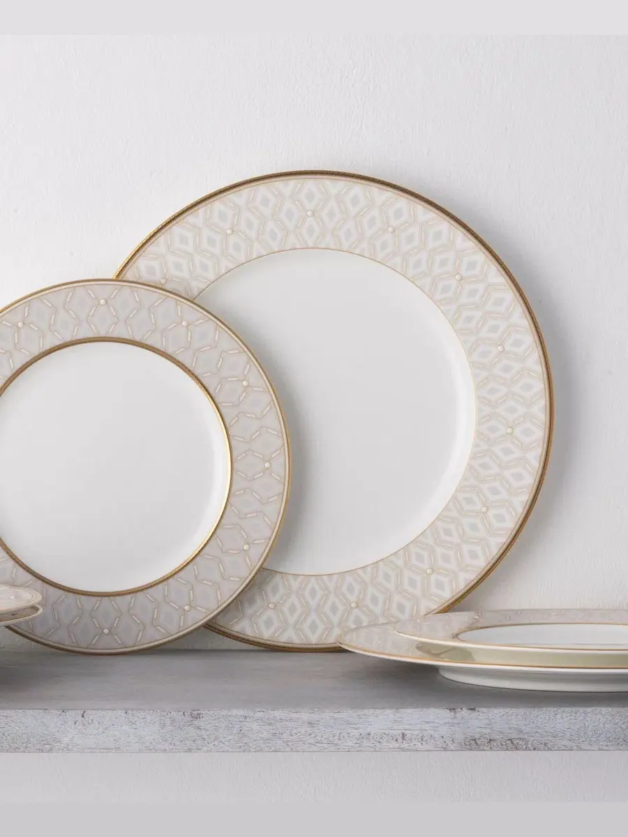 Набор из 4 обеденных тарелок Noble Pearl, диаметр 28 см Noritake — изображение 6 из 12, белый золотистый