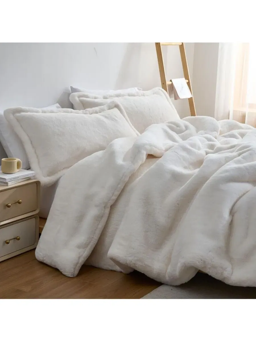 Пуховое одеяло Ice Bear Oversized Comforter Set Coma Inducer — изображение 3 из 4, кремовый белый