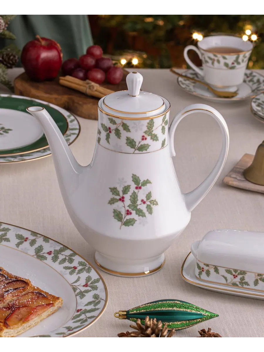 Кофейник Holly & Berry Gold, 49 унций Noritake — изображение 4 из 8, зеленый