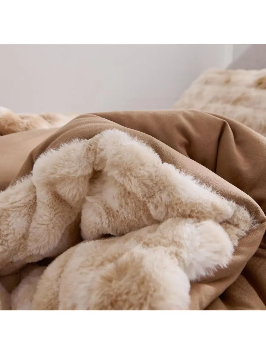 Большое одеяло для йоги Chunky Bunny в горошек Coma Inducer — изображение 4 из 4, белый бежевый