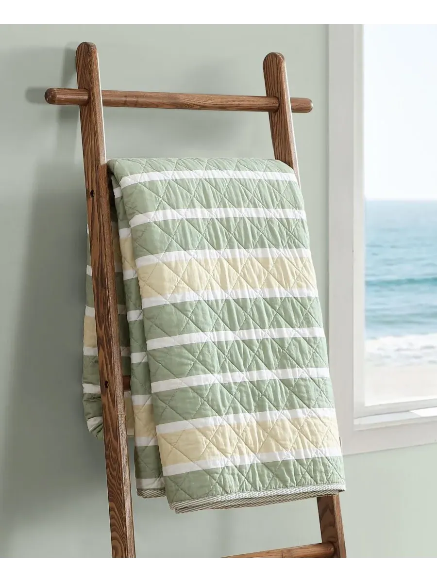 Комплекты двусторонних стеганых одеял Varadero Stripe из хлопка в полоску Nautica, шалфейный — изображение 4 из 8, зеленый