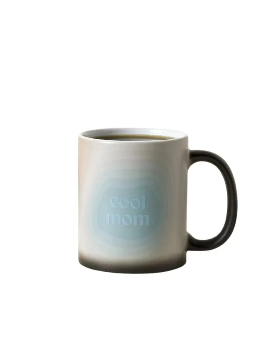 Кружка с принтом Mostly Cool (Sometimes Hot) Mom Uncommon Goods, 0.33 л — изображение 2 из 3, черный/оранжевый