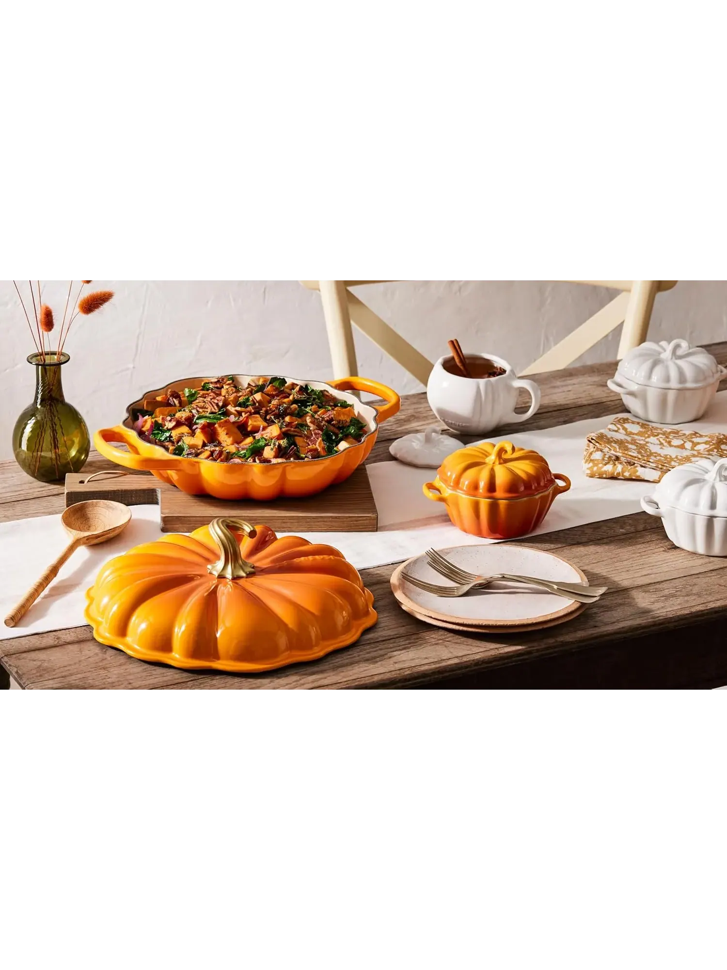 Кастрюля Le Creuset Cast Iron Pumpkin Casserole, 28 см, 2,5 л — изображение 7 из 7, белый