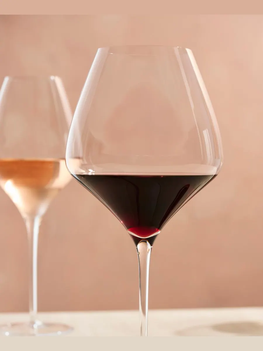 Набор из 2 бутылок бургундского вина Alloro ручной работы Alloro Zwiesel Glas — изображение 5 из 6, прозрачный