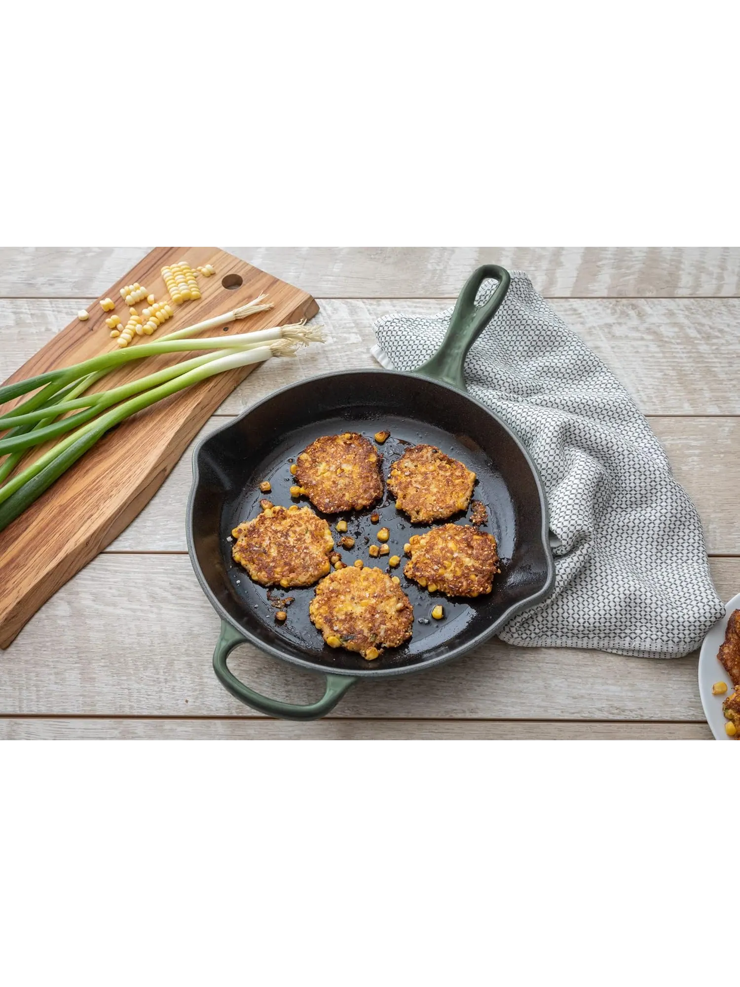 Сковорода чугунная Le Creuset Signature с эмалированным покрытием, 23 см — изображение 6 из 7, черный