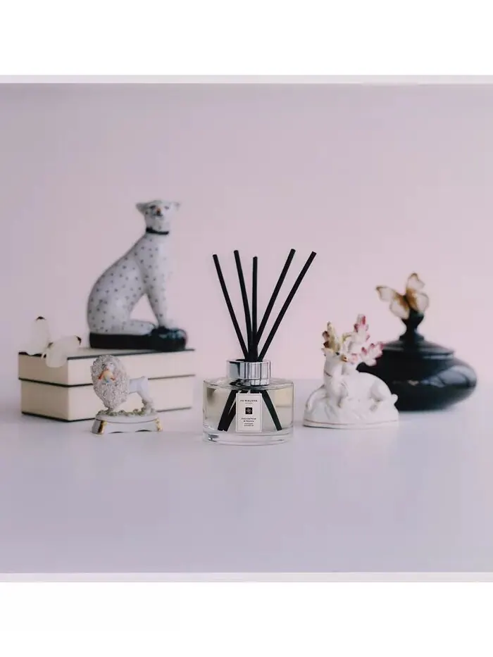 Объемный диффузор с ароматом красных роз, 5,6 унции Jo Malone London — изображение 2 из 4