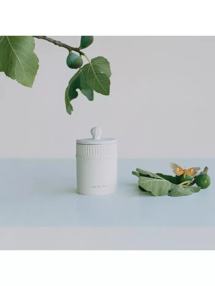 Домашняя свеча Fresh Fig & Cassis, 10,6 унций Jo Malone London — изображение 2 из 4