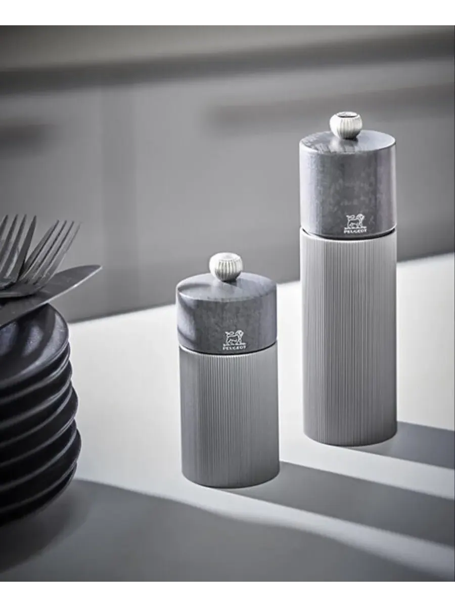 Перечница Line 18 см Peugeot, темный алюминий — изображение 6 из 8