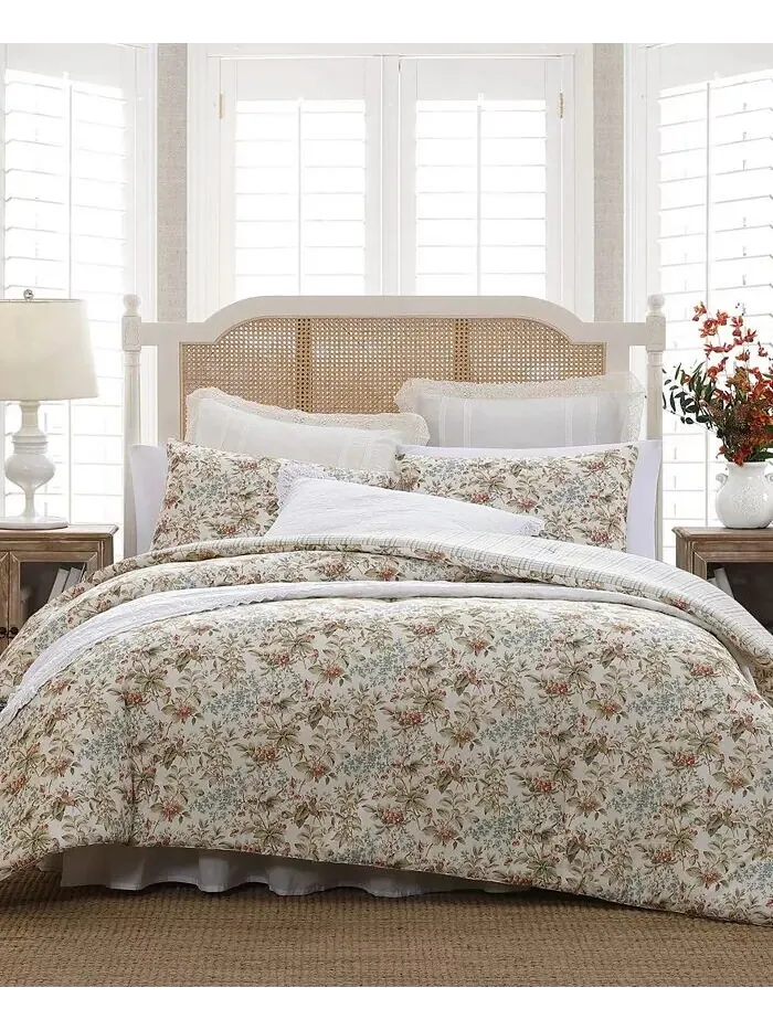 Двусторонний комплект из 2 хлопковых одеял с цветочным принтом Bramble, Twin Laura Ashley — изображение 1 из 9