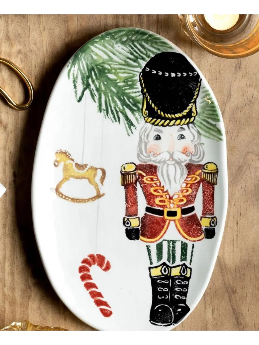 Щелкунчик. Маленькое овальное блюдо VIETRI, цвет handpainted — изображение 1 из 2