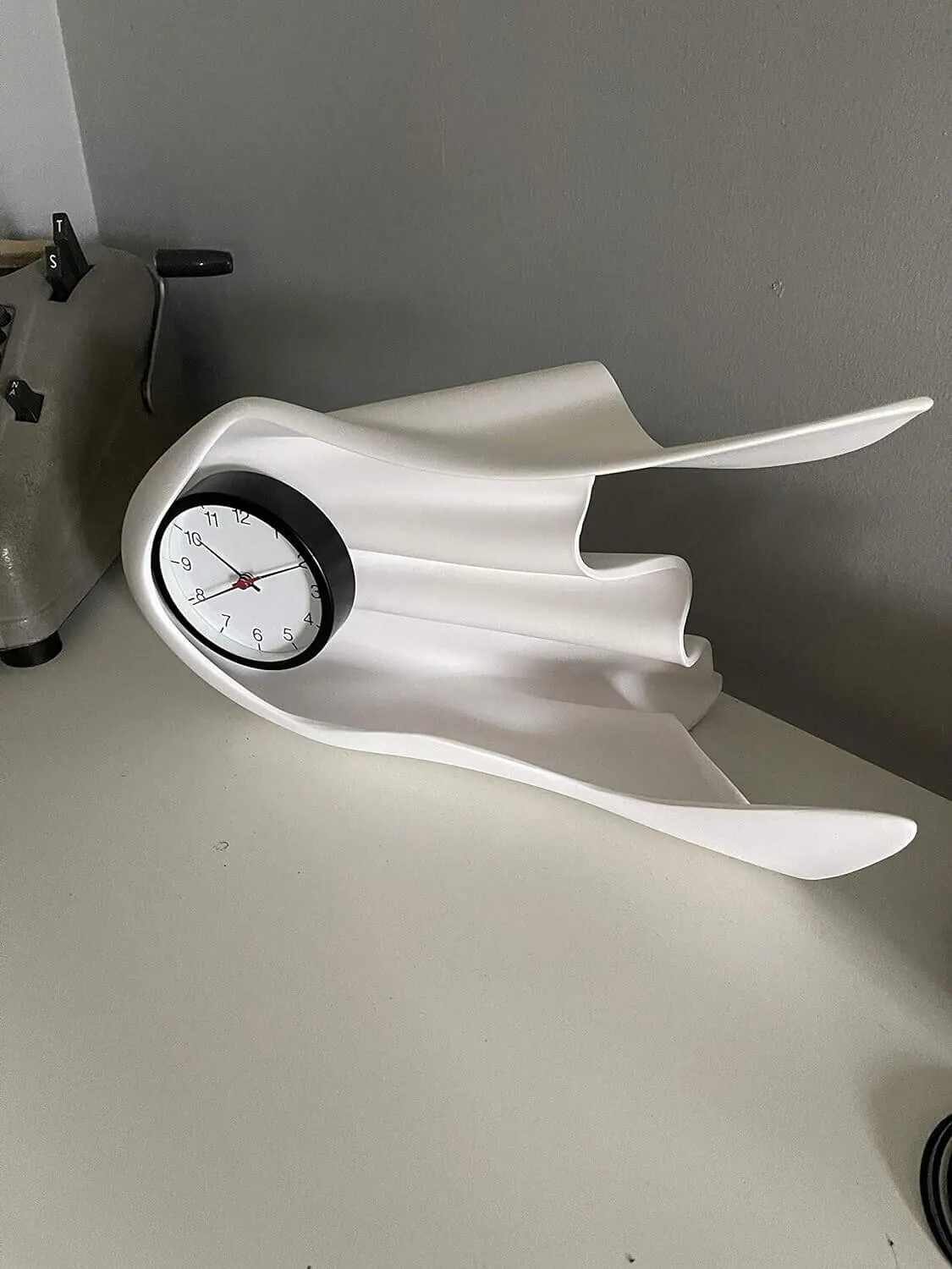 Фигурка Daniel Arsham IKEA Art Event Clock — изображение 2 из 3