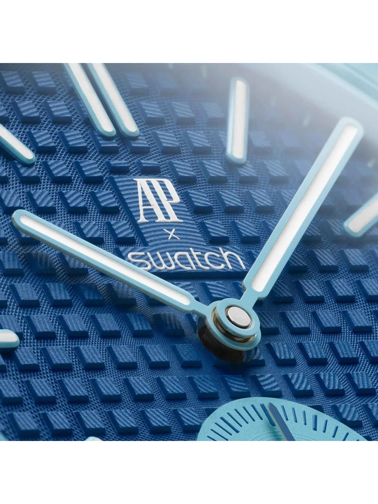 Карманные часы Swatch x Audemars Piguet Royal Pop Savonette, Làn Ba — изображение 5 из 6