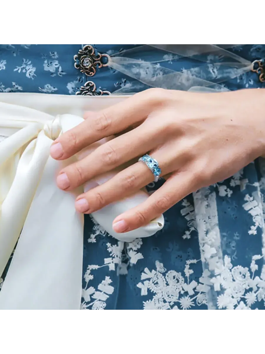Кольцо Amour Silver 4 3/8 CT TGW с голубым топазом - Sky с тремя камнями — изображение 5 из 5, оттенок синий