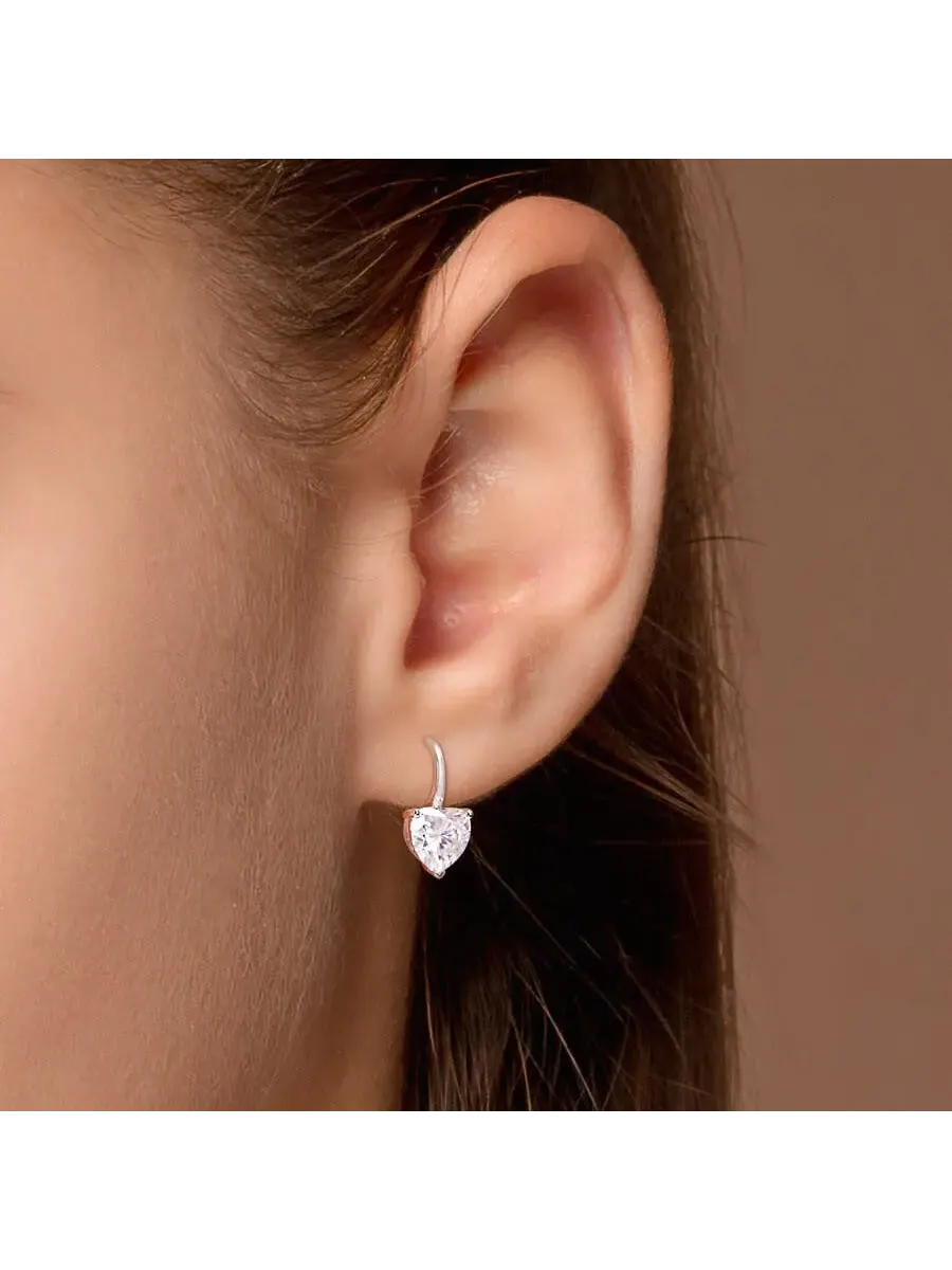 Серьги с подвеской в форме сердца AMOUR 4 CT DEW из моссанита, созданные в серебре 925 пробы — изображение 4 из 4