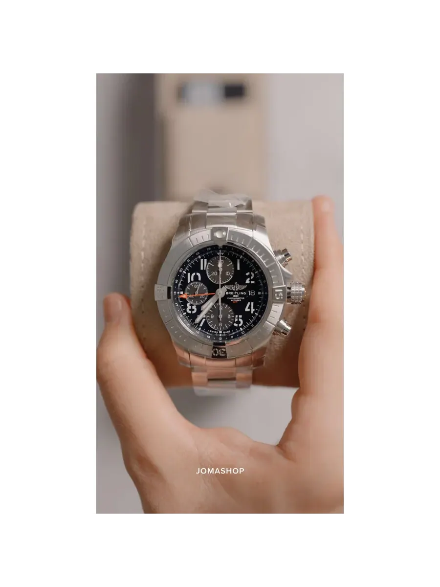 Часы Breitling Avenger Chronograph GMT Automatic Chronometer с черным циферблатом для мужчин A24315101B1A1
