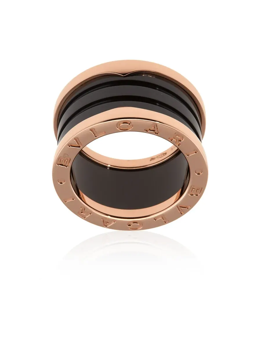 Кольцо Bvlgari B.Zero1 4-полосное из розового золота 18 карат и черной керамики — изображение 2 из 4, оттенок золото