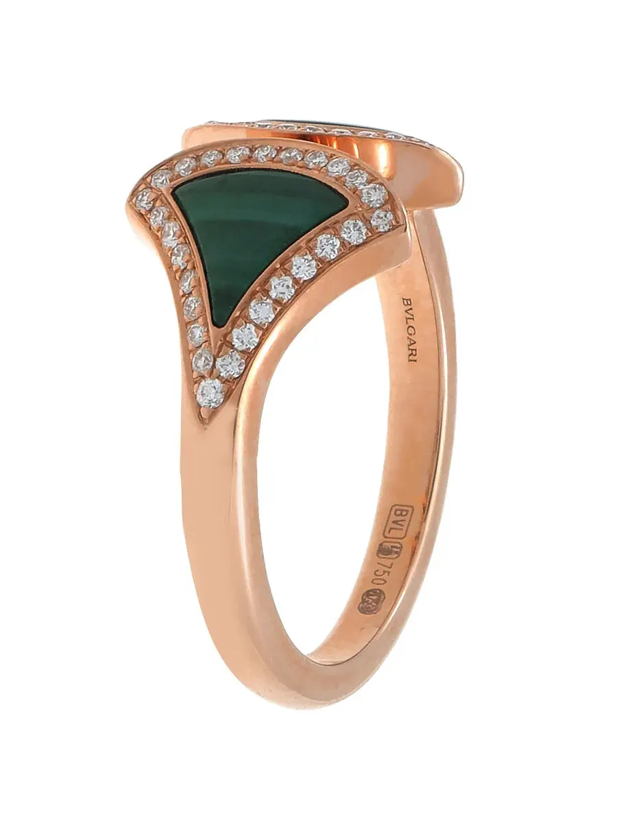 Кольцо Bvlgari Divas' Dream из розового золота 18 карат с малахитом и бриллиантами в паве — изображение 2 из 3