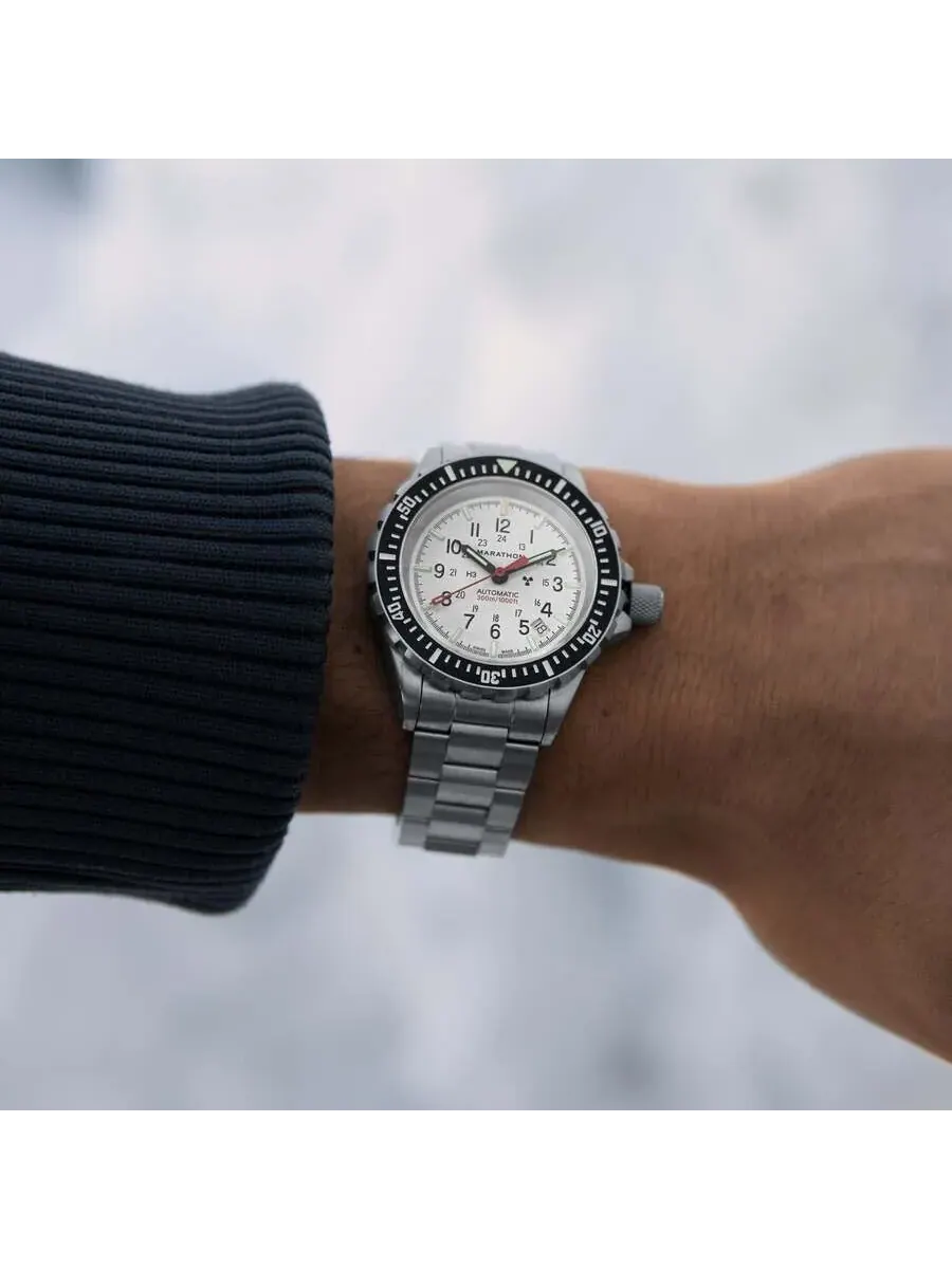 Часы унисекс Marathon Arctic Gsar Automatic с белым циферблатом WW194006SS-0513 — изображение 5 из 5, оттенок серебряный