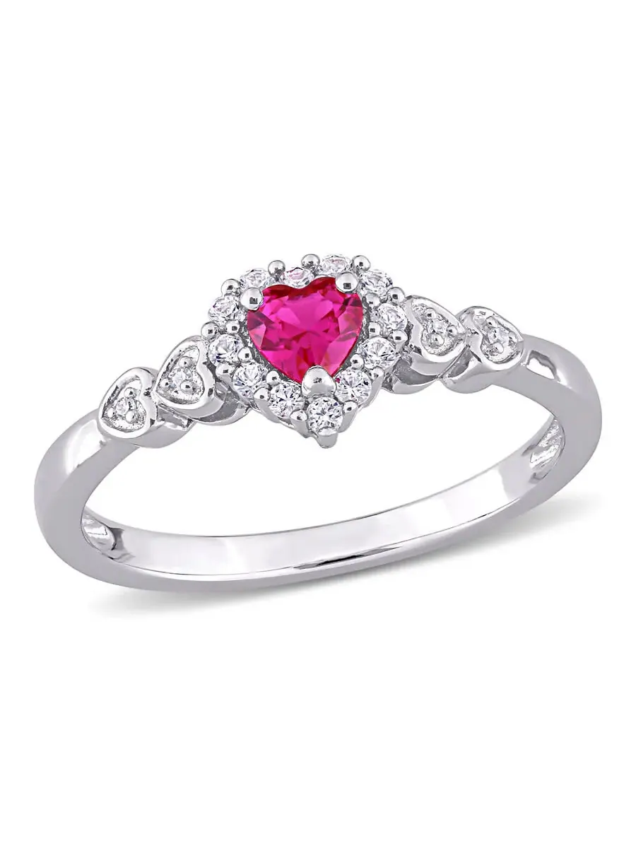 Amour 2/5 CT TGW Созданный рубин, созданное кольцо с сердцем из белого сапфира и акцентом из алмаза