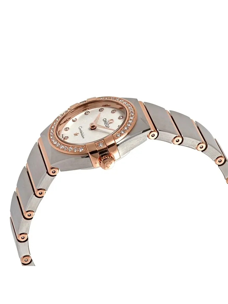 Женские часы Omega Constellation Manhattan с серебряным циферблатом и бриллиантами — изображение 2 из 3, оттенок золотистый