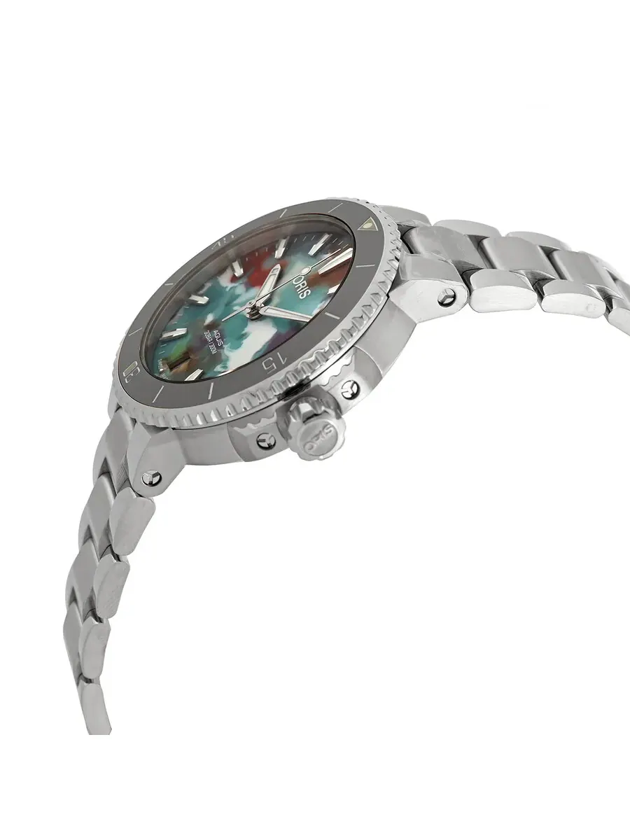 Мужские часы Oris Aquis Date Upcycle Edition с автоматическим механизмом и многоцветным циферблатом — изображение 2 из 3