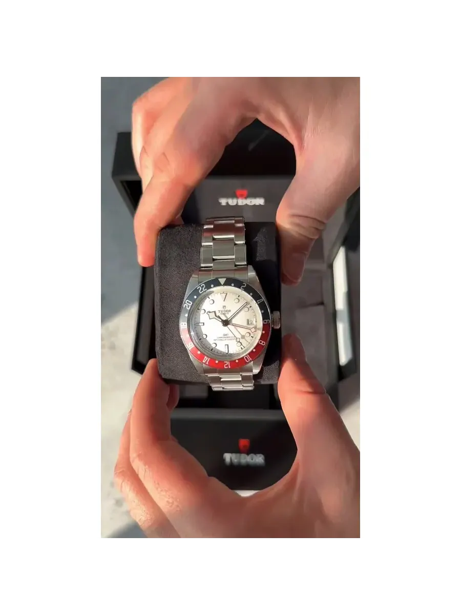 Мужские часы Tudor Black Bay Pepsi GMT с автоматическим хронометром и опалиновым циферблатом — изображение 5 из 5