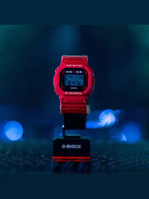 Часы CASIO G-Shock Square 'Red' — изображение 3 из 4, оттенок красный