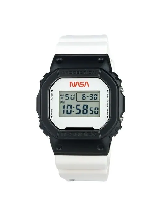 Часы CASIO G-Shock Square 'White Black' — изображение 1 из 3, оттенок черный