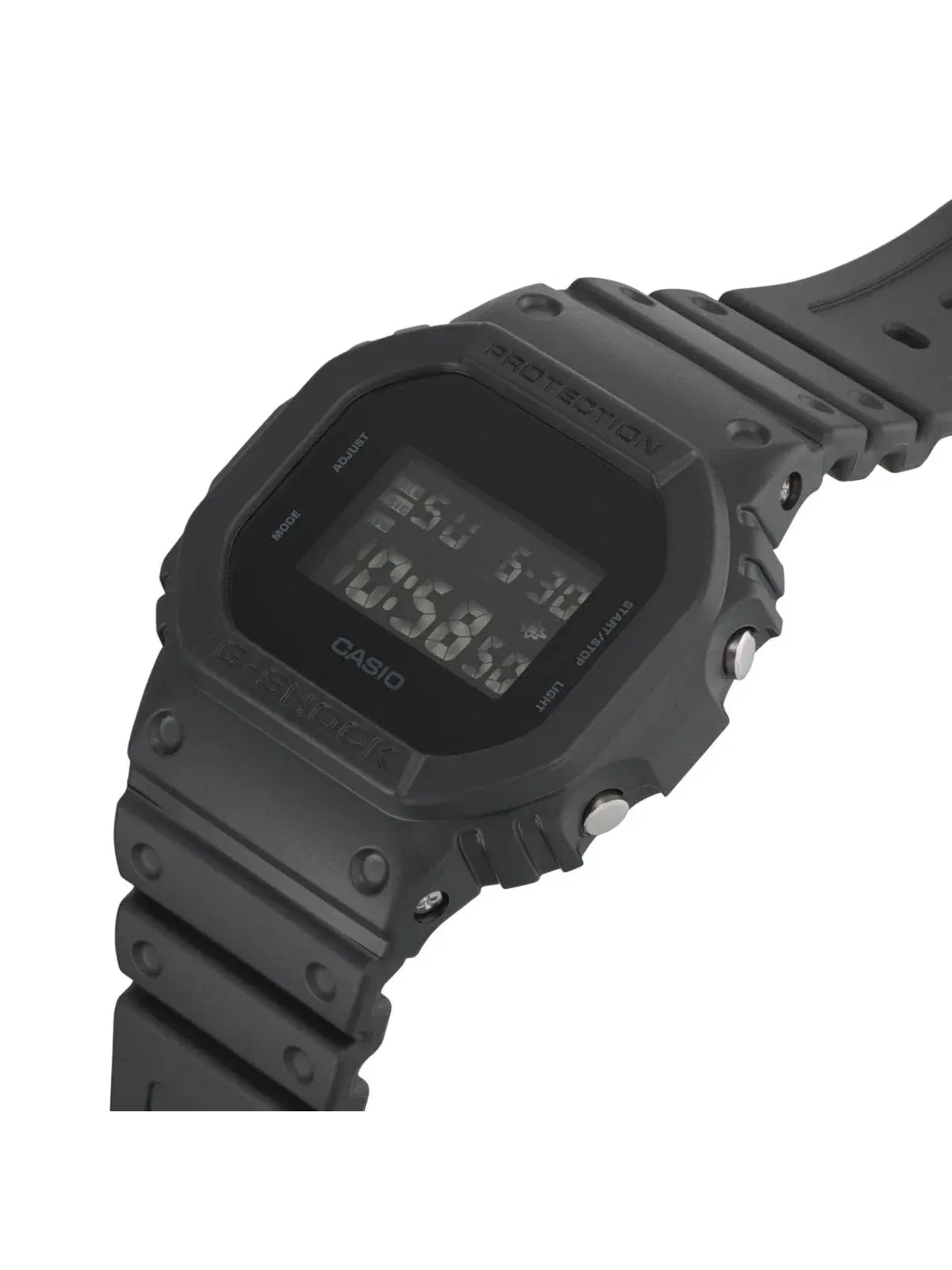 Часы CASIO G-Shock 5600 Series Digital 'Black' DW-5600UBB-1 — изображение 3 из 5, оттенок черный