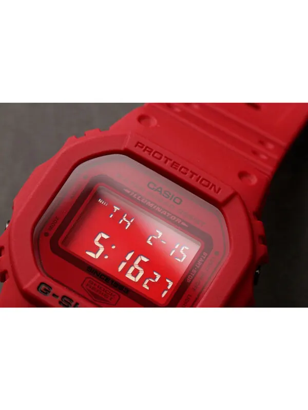 Часы CASIO G-Shock Square 'Red' — изображение 2 из 4, оттенок розовый