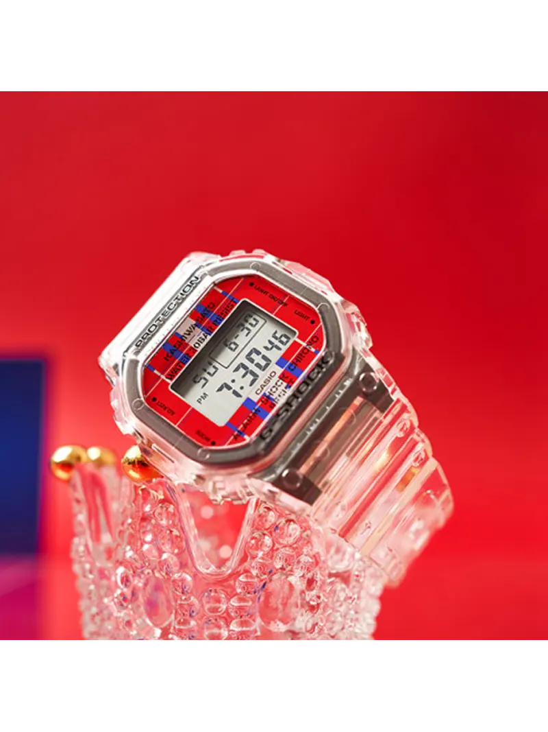 Часы Casio G-Shock Digital, арт. DWE-5600KS-7JR — изображение 7 из 8, оттенок белый/красный