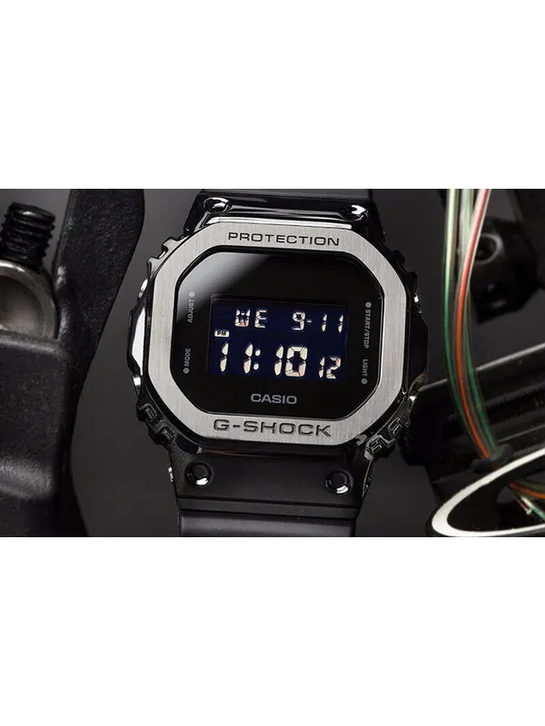Часы CASIO G-Shock Square 'Black' — изображение 3 из 4, оттенок черный