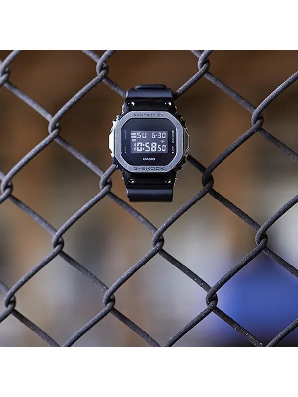 Часы CASIO G-Shock Square 'Black' — изображение 4 из 4, оттенок черный