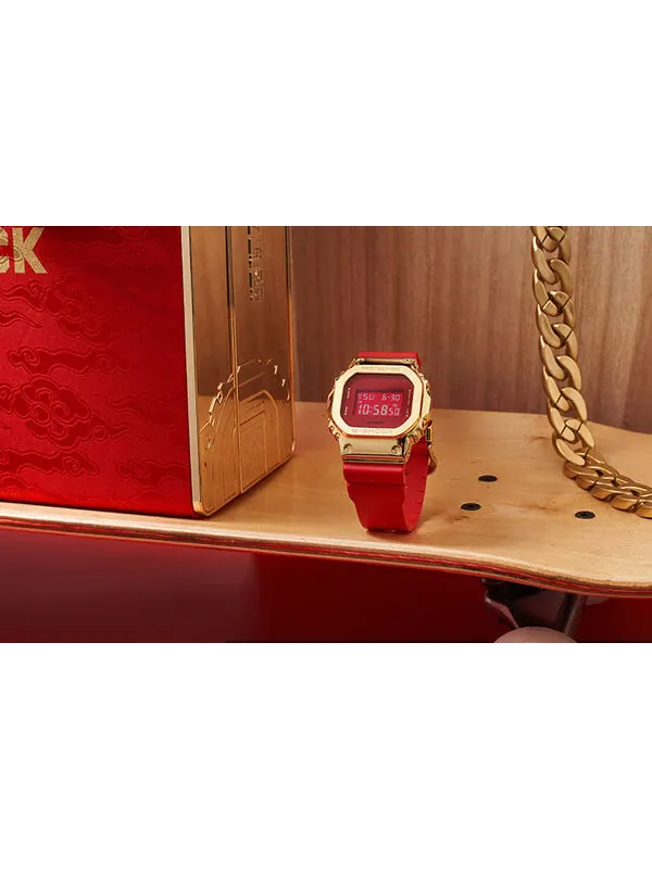 Часы CASIO G-Shock Square 'Red' — изображение 3 из 4, оттенок красный
