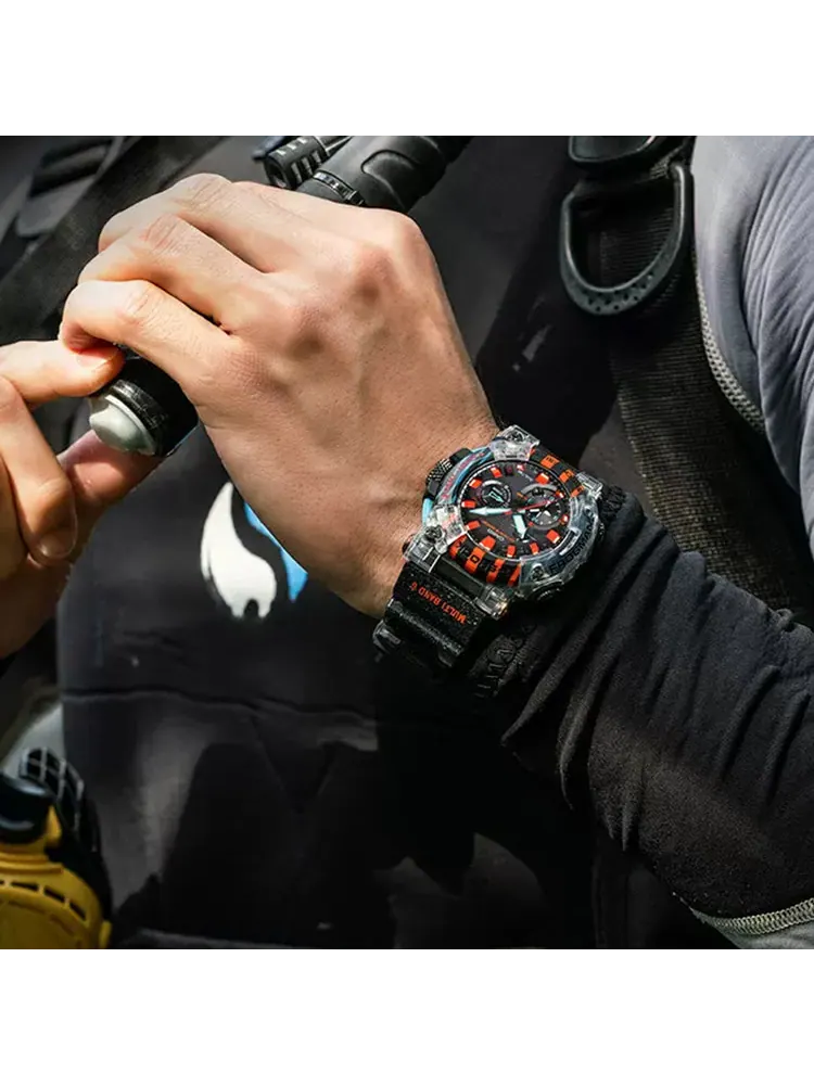 Часы CASIO G-Shock Frogman 'Translucent Black' — изображение 5 из 7, оттенок черный