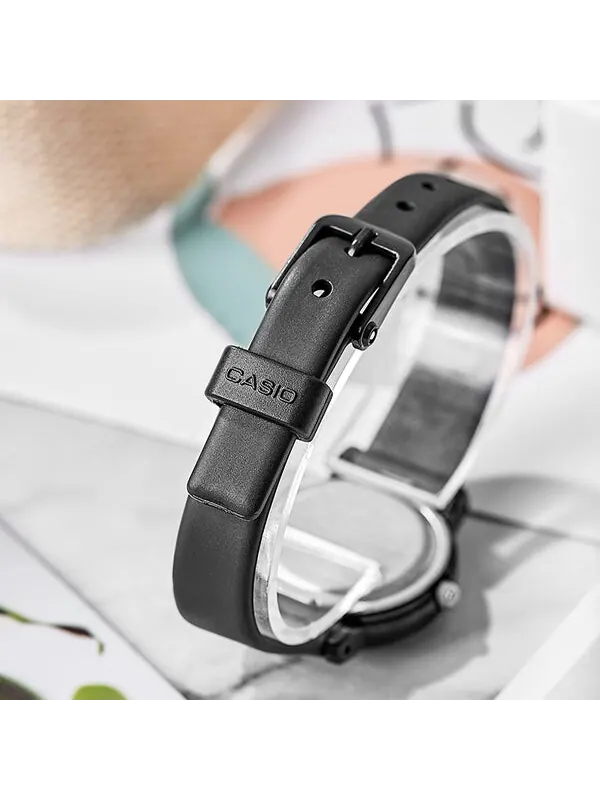 Часы CASIO Quartz Waterproof Black Analog — изображение 3 из 3, оттенок черный