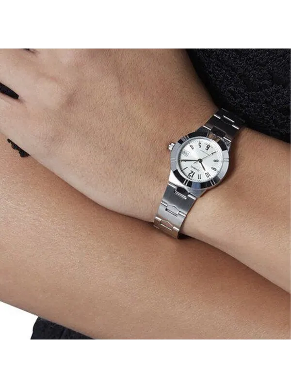 Часы CASIO Quartz Waterproof White Analog — изображение 4 из 4, оттенок белый