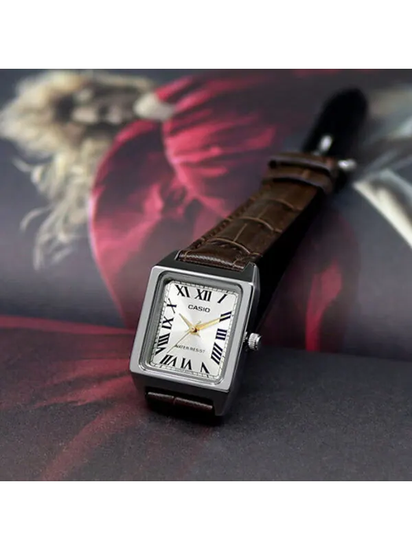 Часы CASIO VINTAGE Series Gold Strap Small Casual Retro Literature and Art Small TANK quartz Brown — изображение 4 из 4