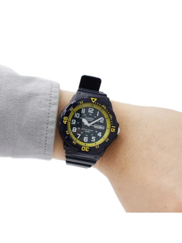 Часы Men's CASIO Outdoor Minimalistic Retro Sports quartz Watch Strap Mens Blue Analog — изображение 2 из 3, оттенок синий