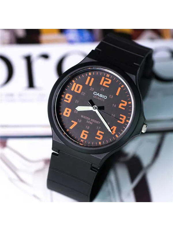 Часы CASIO Quartz Waterproof Mens Black Analog — изображение 4 из 4, оттенок черный