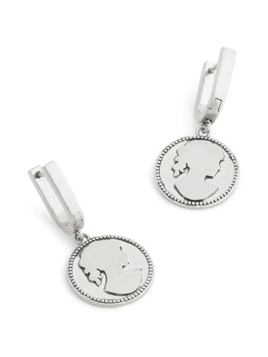 Серьги-пусеты с подвеской-монетой My Love COACH — изображение 2 из 4, оттенок серебристый