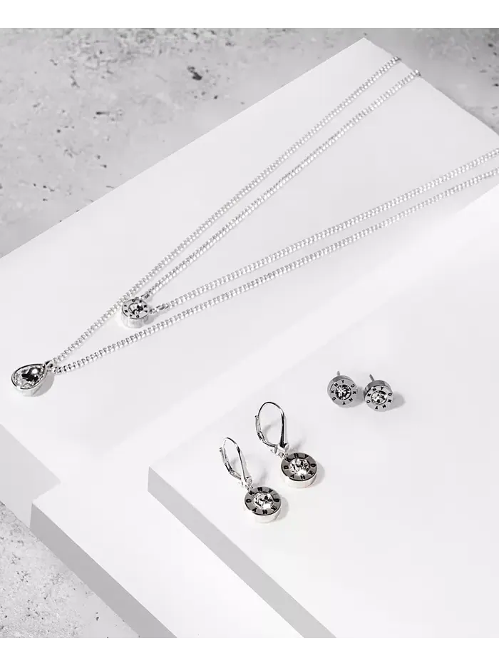 Серьги-гвоздики с кристаллами и логотипом DKNY — изображение 3 из 4, оттенок серебряный