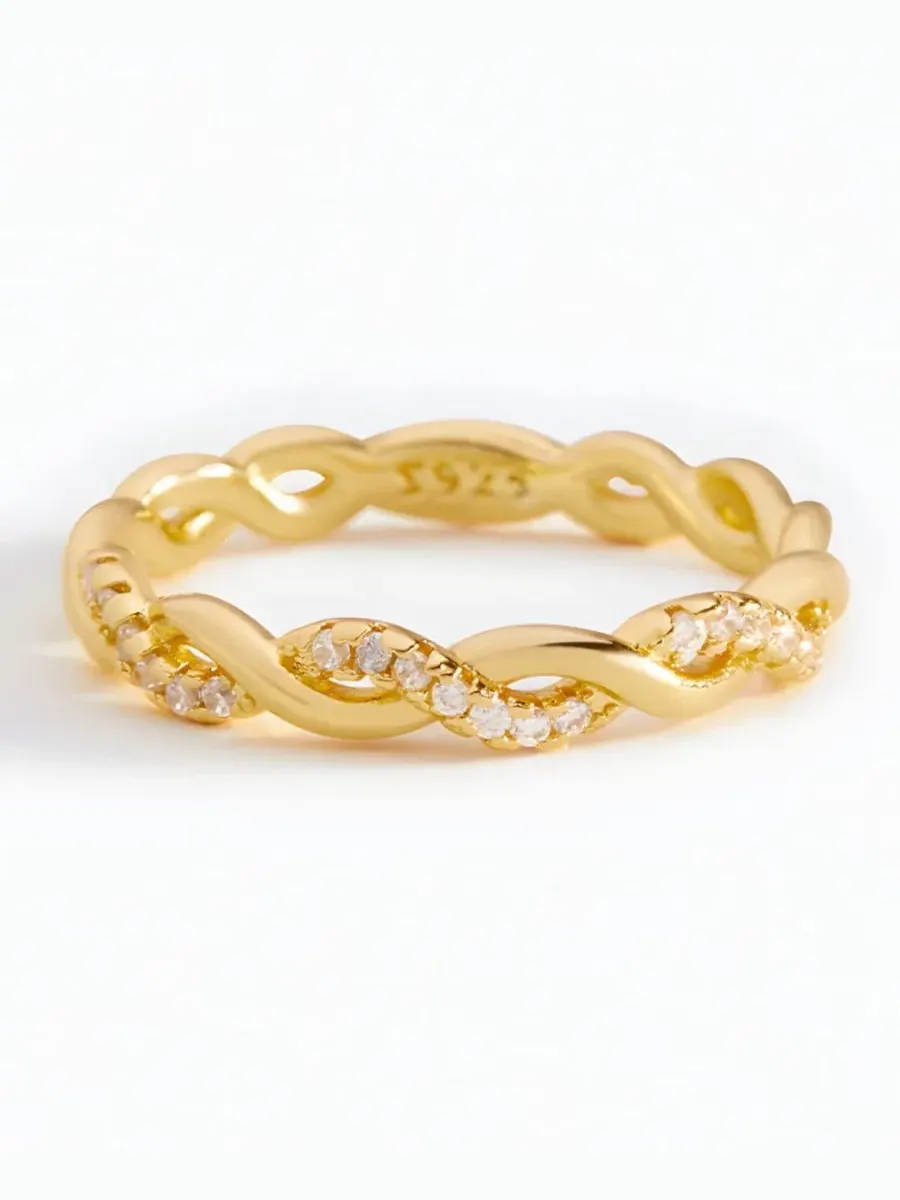 Изящное кольцо Dainty Pave Twist Stacking Ring в стиле "наложение камней" Mint & Lily
