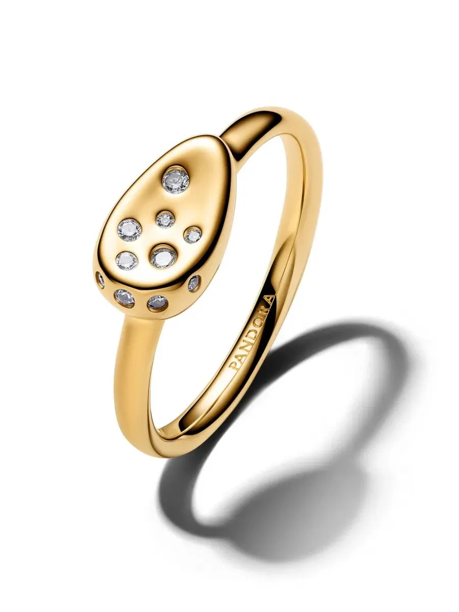Кольцо-печатка с камнями Medium Stone-Set Oval Pandora — изображение 1 из 3, оттенок золотистый