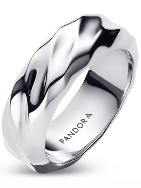 Кольцо с широкой волнистой полосой Pandora — изображение 2 из 4, оттенок серебряный
