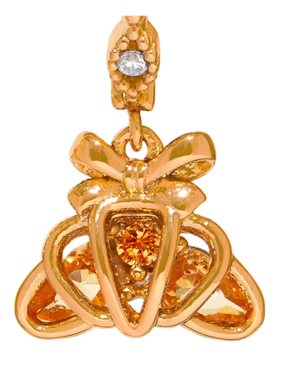 Серьги-подвески с кристаллами в виде круассана, модель Crystal Croissant Dangle Hoop Girls Crew — изображение 2 из 3