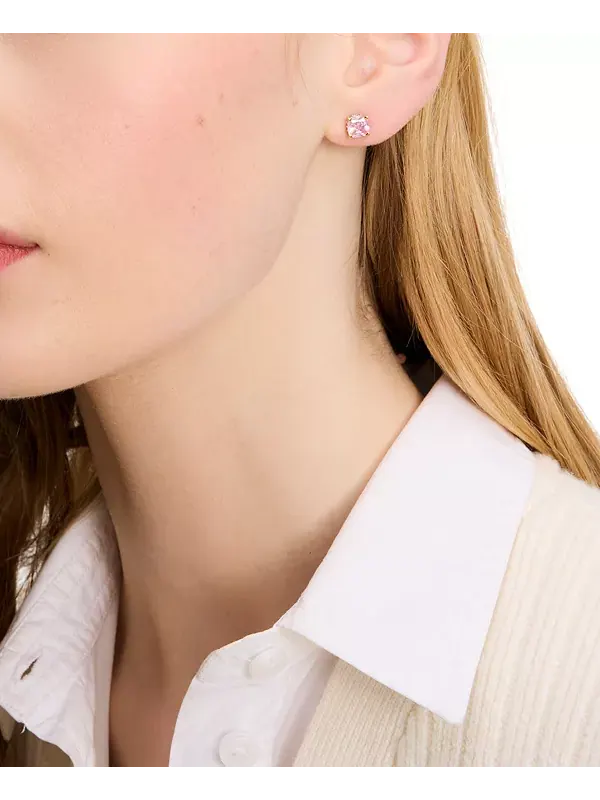 Квадратные серьги-гвоздики с цветными кубическими цирконами Kate Spade New York — изображение 4 из 4