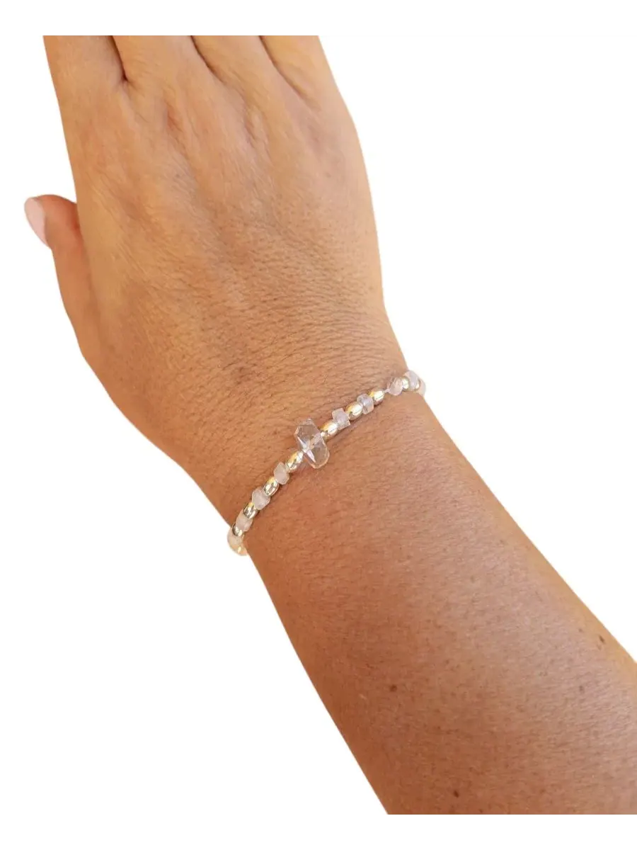 Браслет-эластичный с гранеными камнями Silver-Tone Stretch MINU Jewels — изображение 3 из 3, оттенок белый