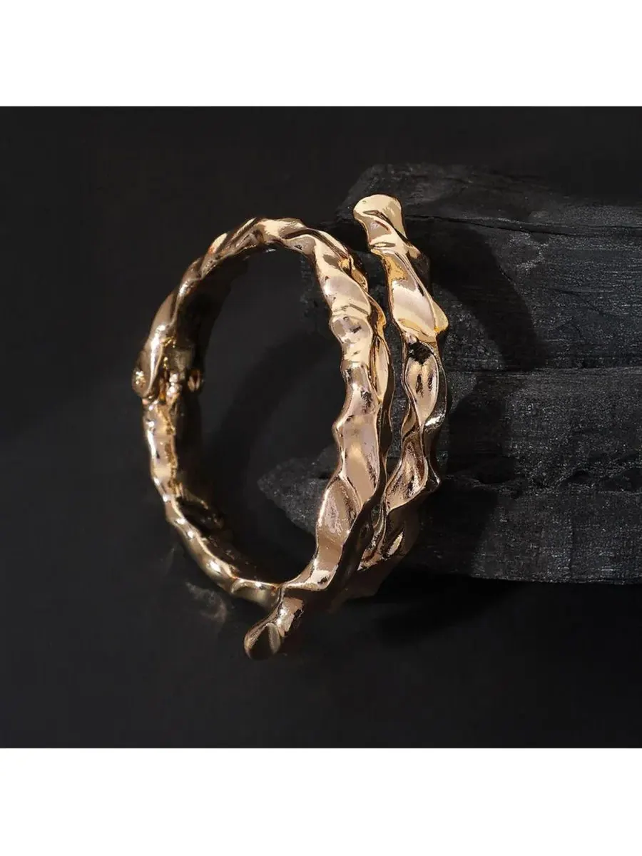 Женский браслет-манжета The Crumple-Wrap Cuff Bracelet - California Sohi — изображение 2 из 6, оттенок золото
